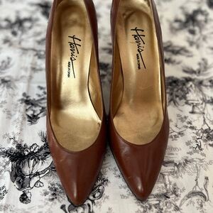 Harris Women's Brown Leather Pointed-Toe Pumps